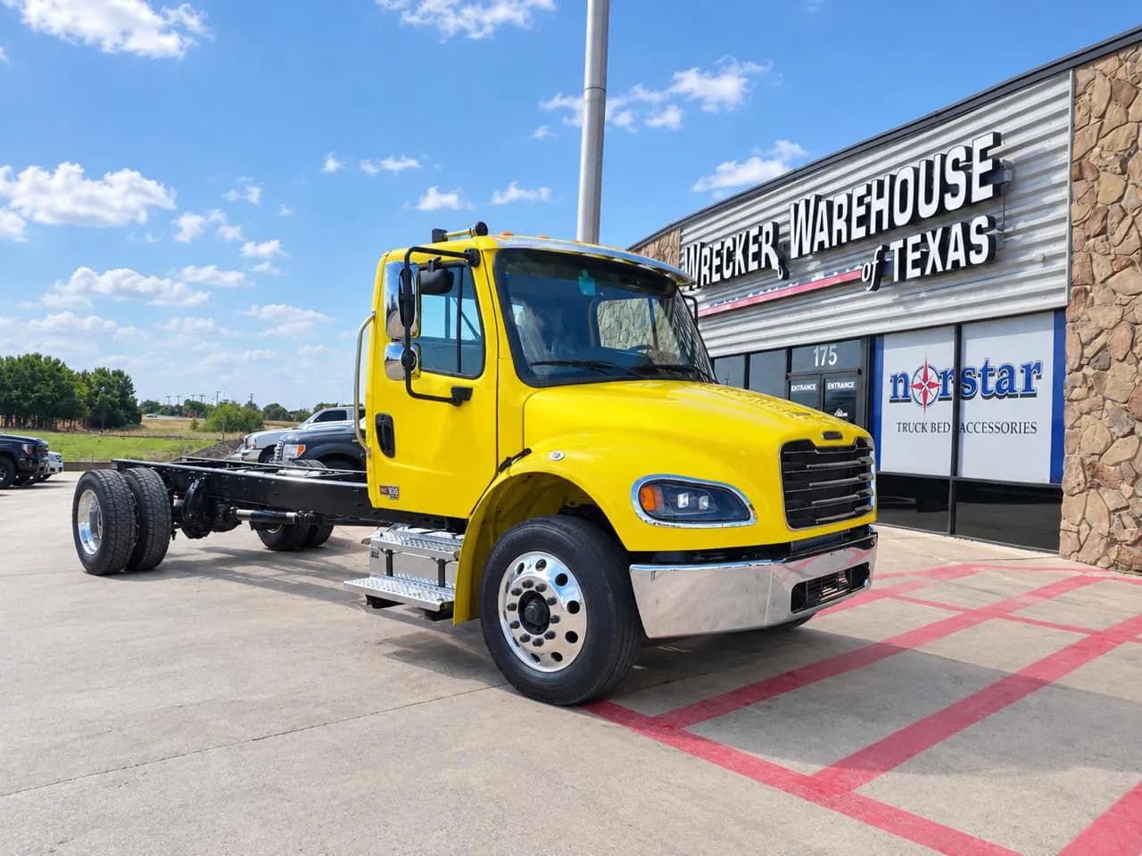 2027 Freightliner M2 106 - Tow