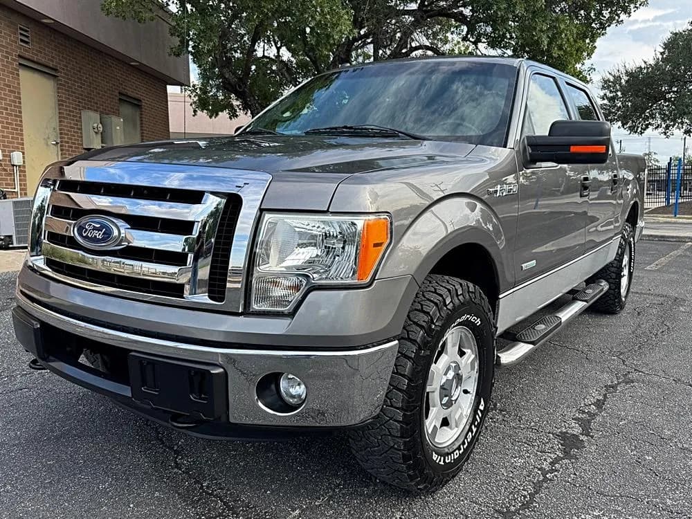 2011 Ford F150 XLT - Pickup