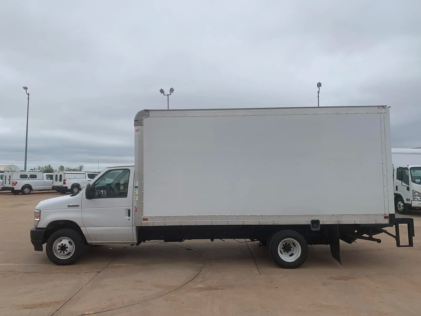 2022 Ford E-450 - 16ft - Box