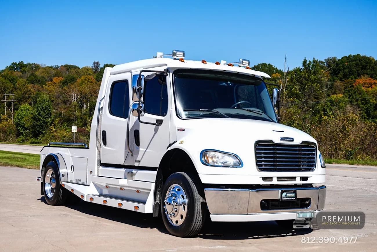 2008 Freightliner M2-106 SportChassis - Pickup