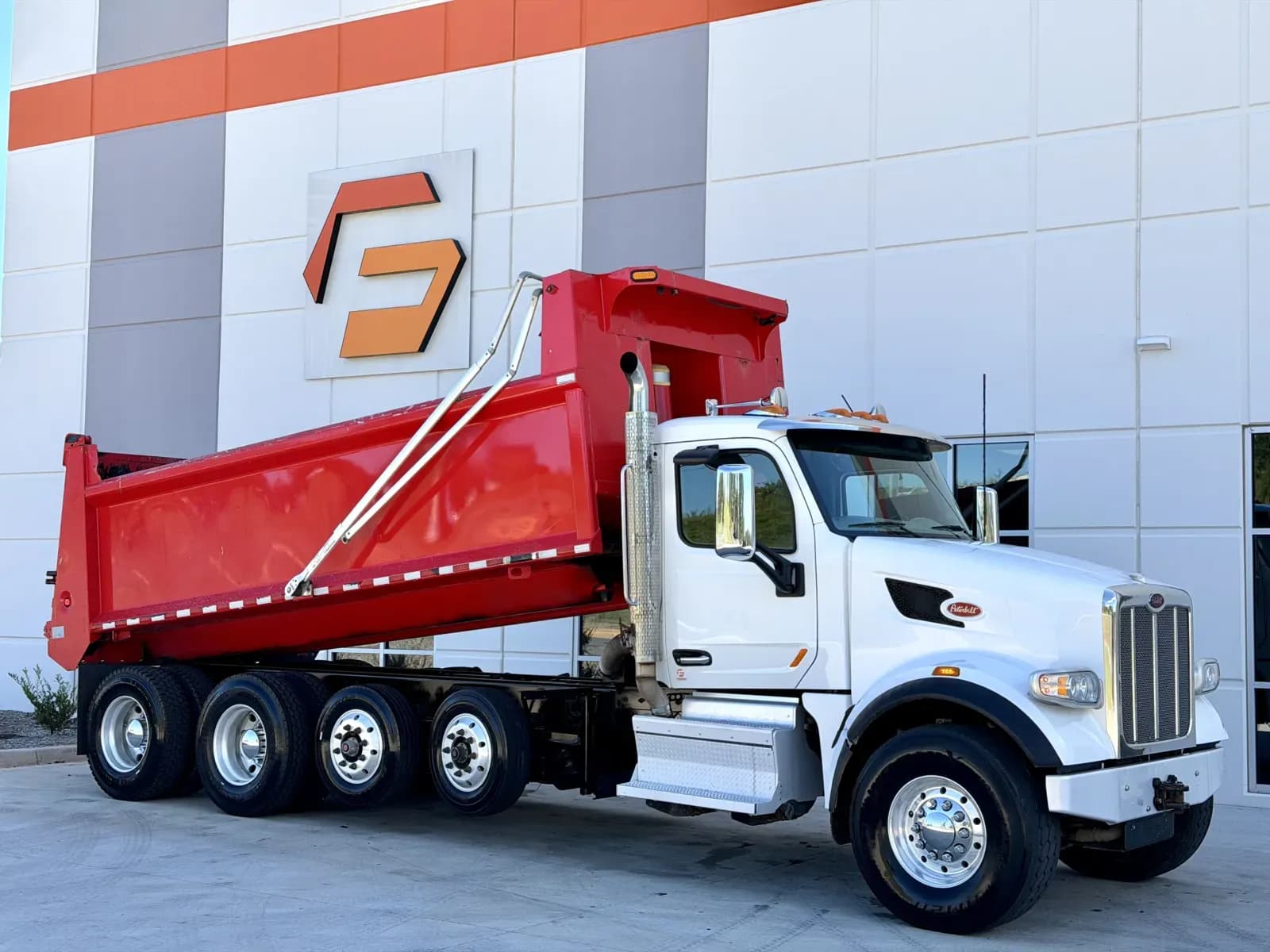 2021 Peterbilt 567 - Dump