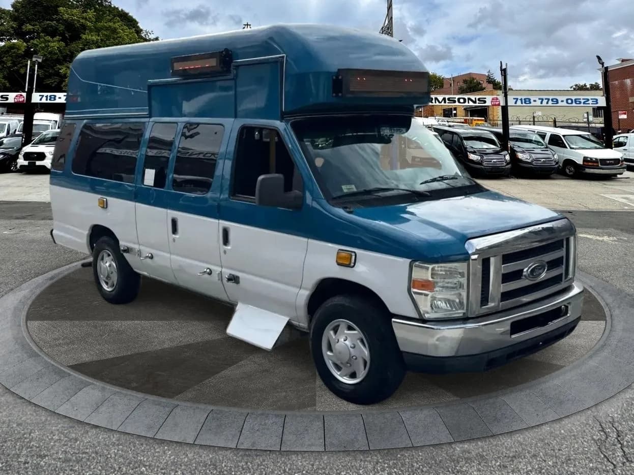 2012 Ford E350 Vans XLT Wagon - Vans