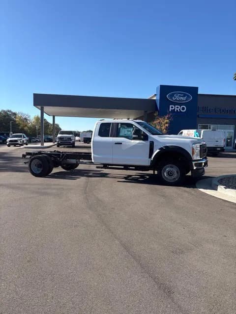 2027 Ford F-550 - Chassis