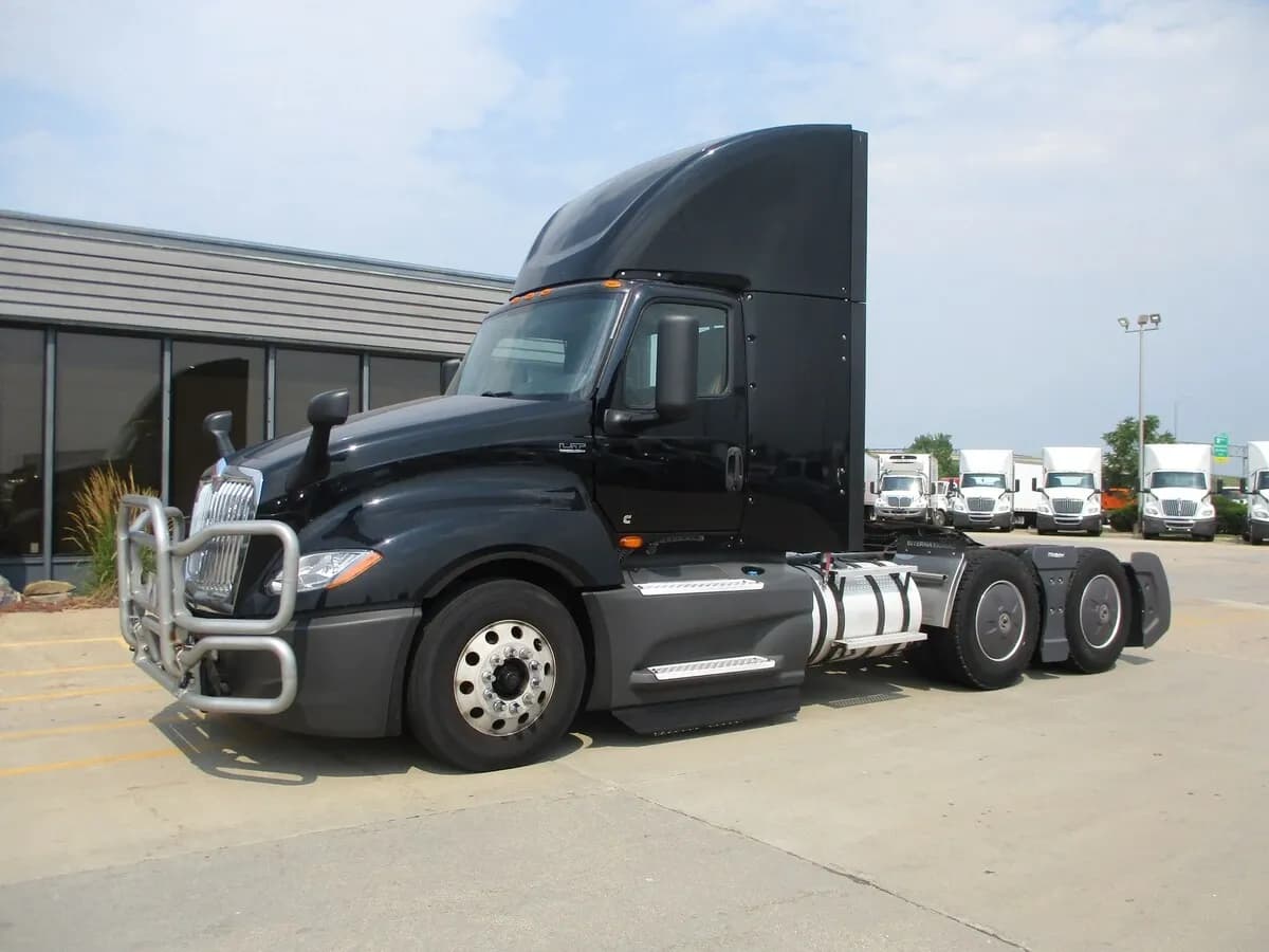 2022 International LT625