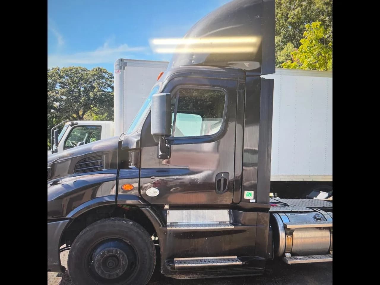 2017 Freightliner CA 113