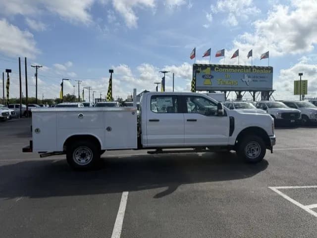 2027 Ford F-250 Crew Cab - Service