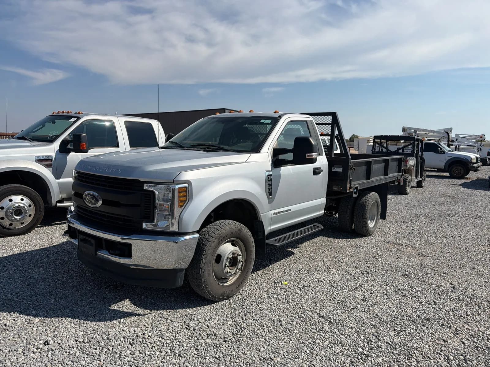 2019 Ford F-350 Chassis - Chassis