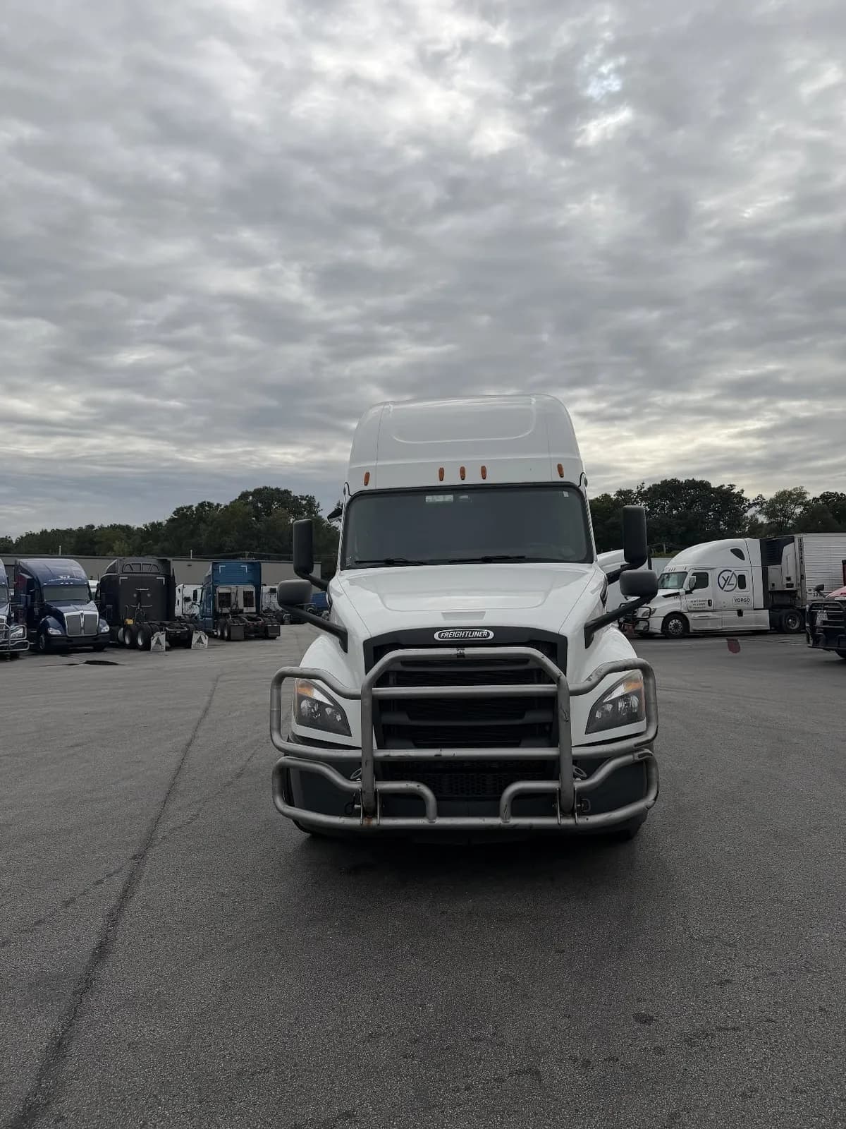 2020 Freightliner Cascadia - Sleeper