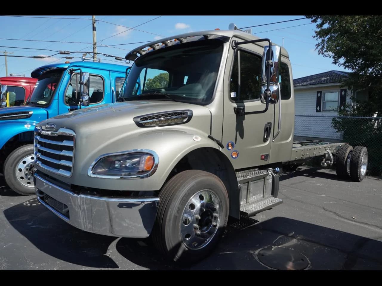 2027 Freightliner M2 106 - Tow