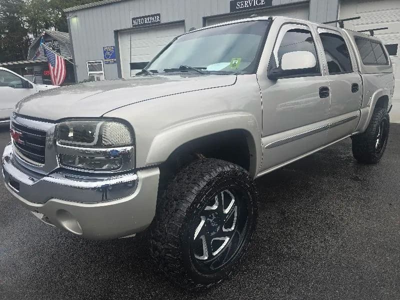 2005 GMC Sierra 1500 SLE Crew Cab Short Bed