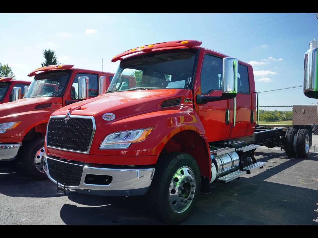 2027 International MV607 CrewCab Jerrdan - Tow