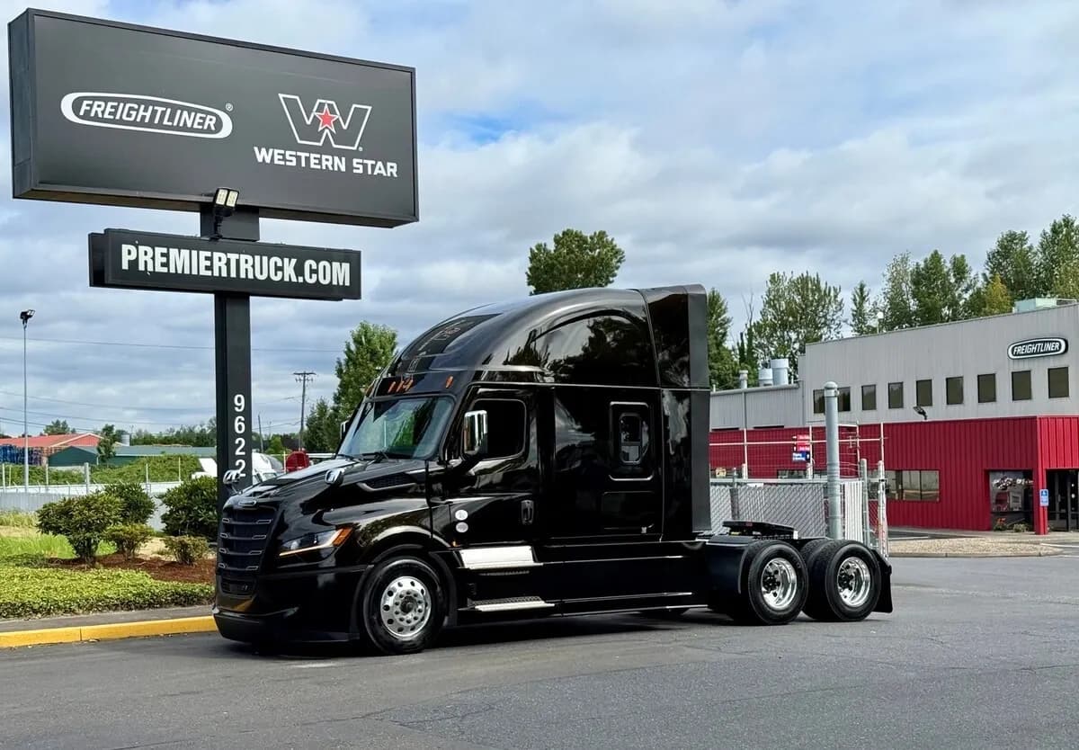 2027 Freightliner Cascadia
