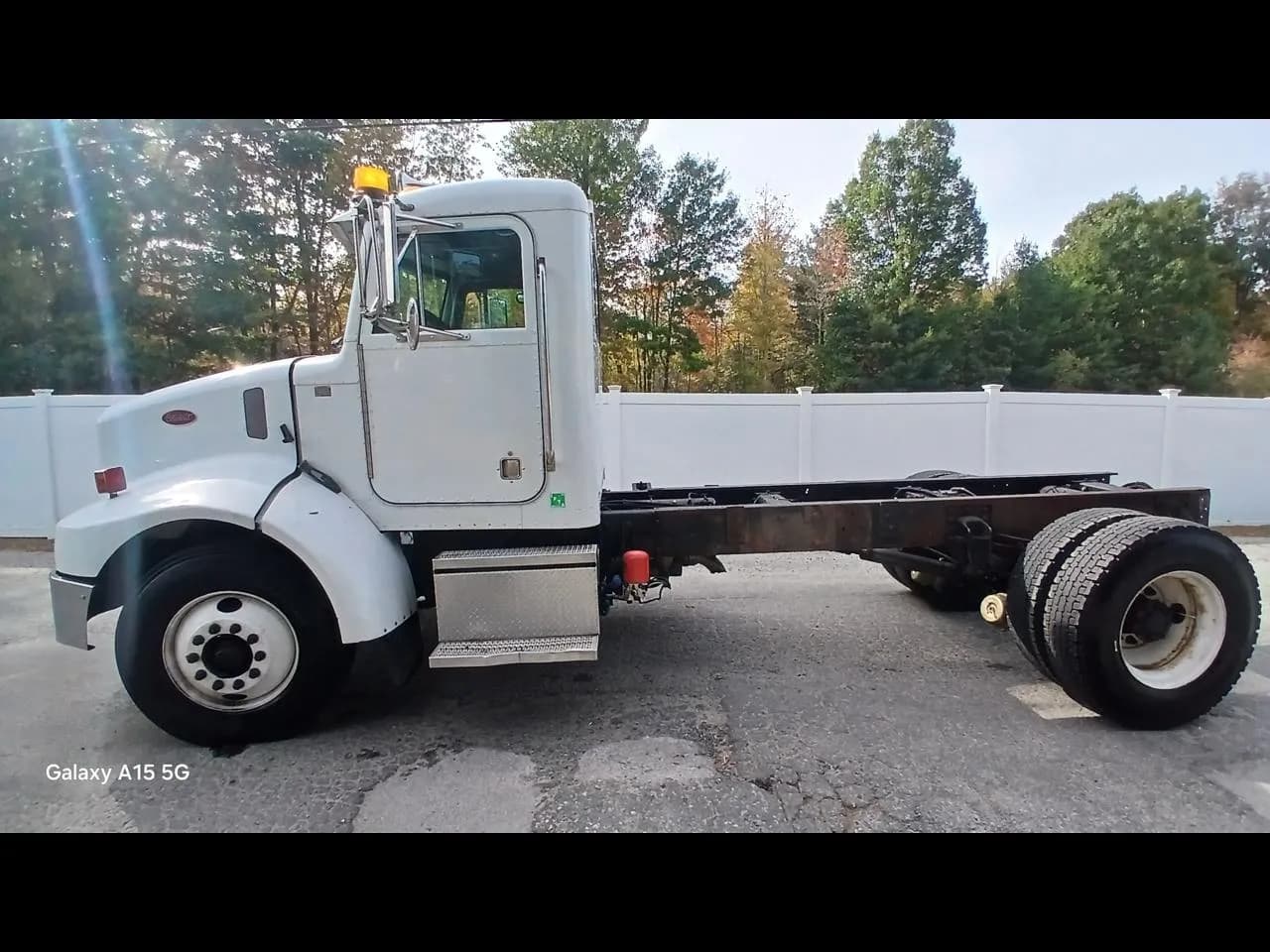 2003 Peterbilt 330 cab and chassis - Chassis