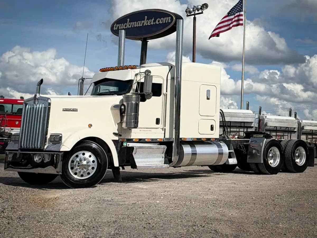 2019 Kenworth W900L PRE - Glider Kit Trucks