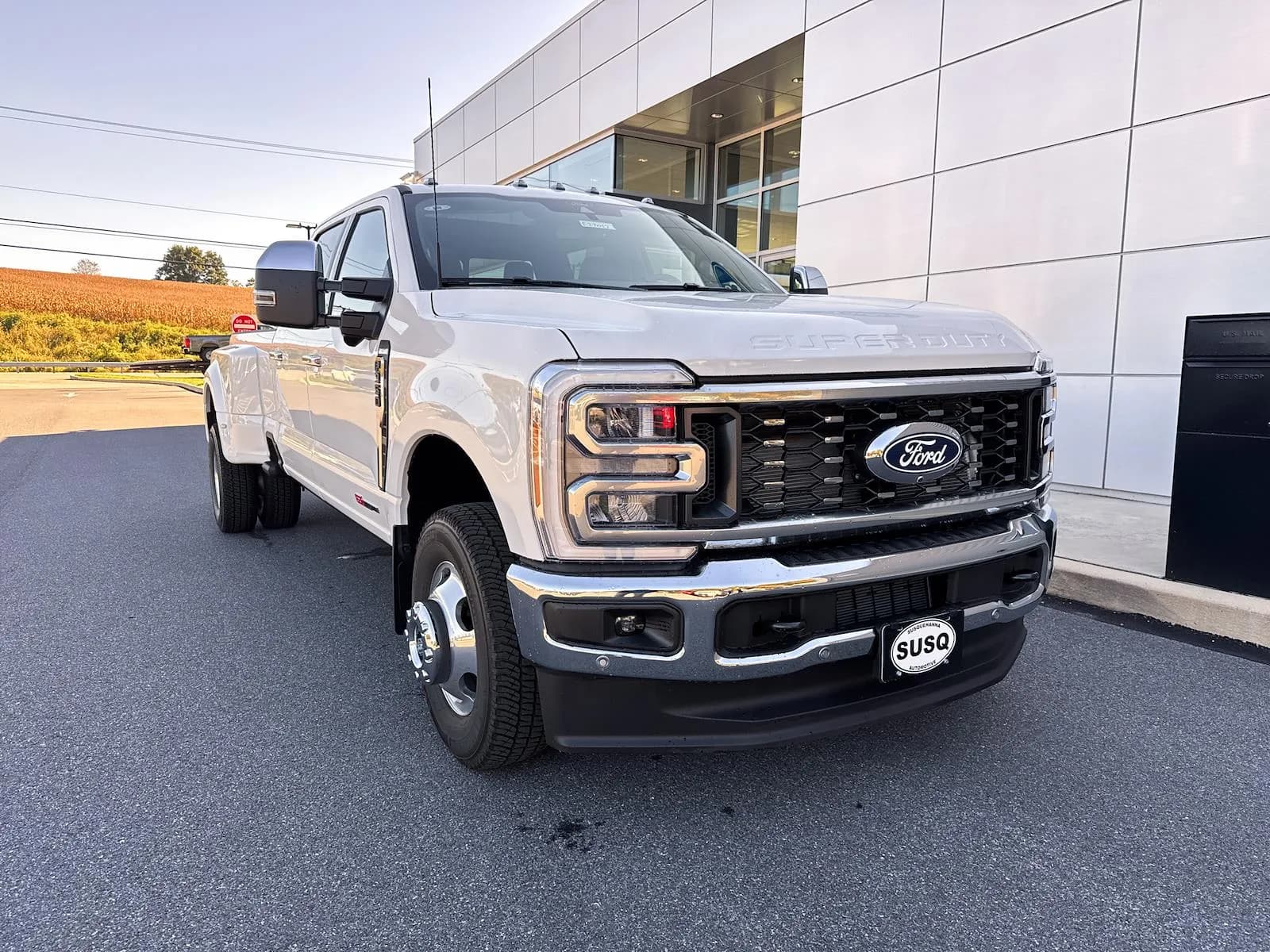 2027 Ford F-350 Crew Cab - Pickup