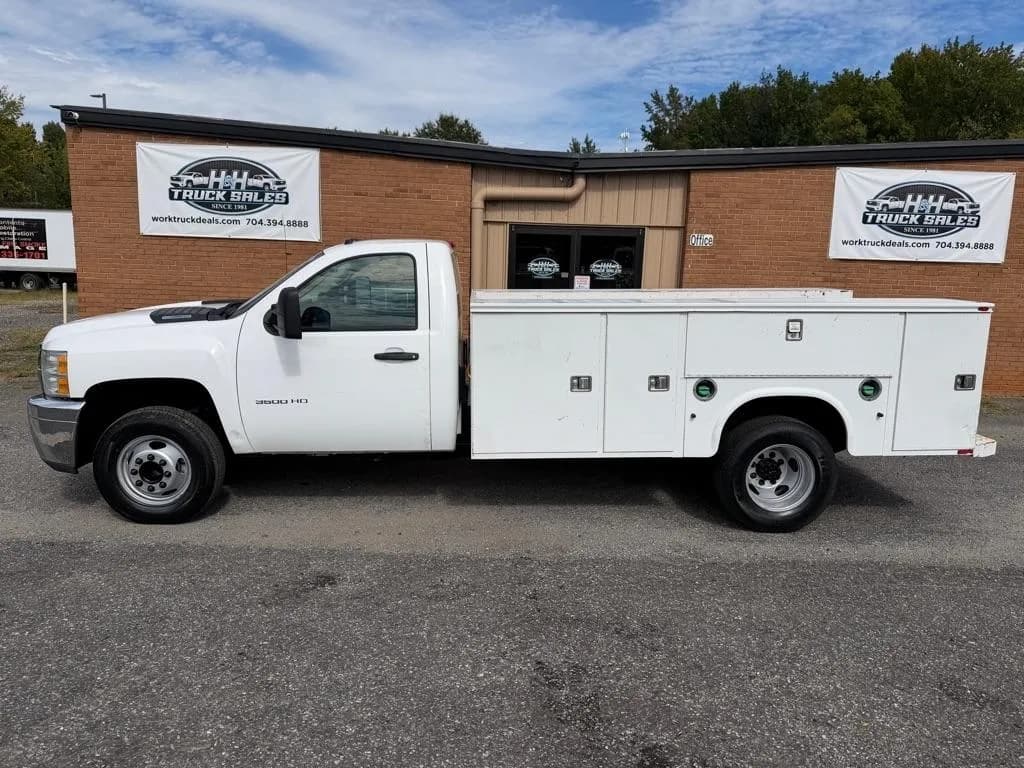 2014 Chevrolet Silverado 3500HD - Chassis