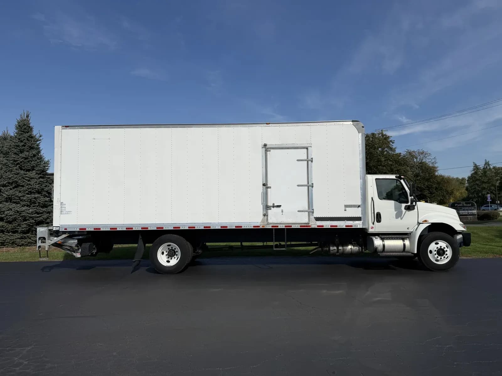 2020 International MV607 - Box