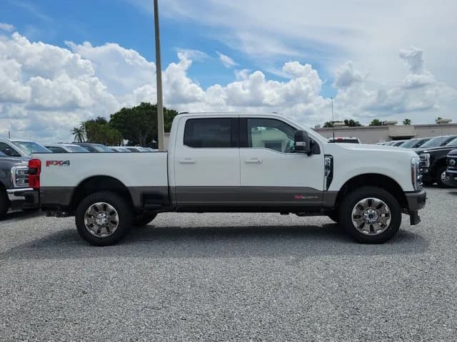 2027 Ford F-350 Crew Cab - Pickup