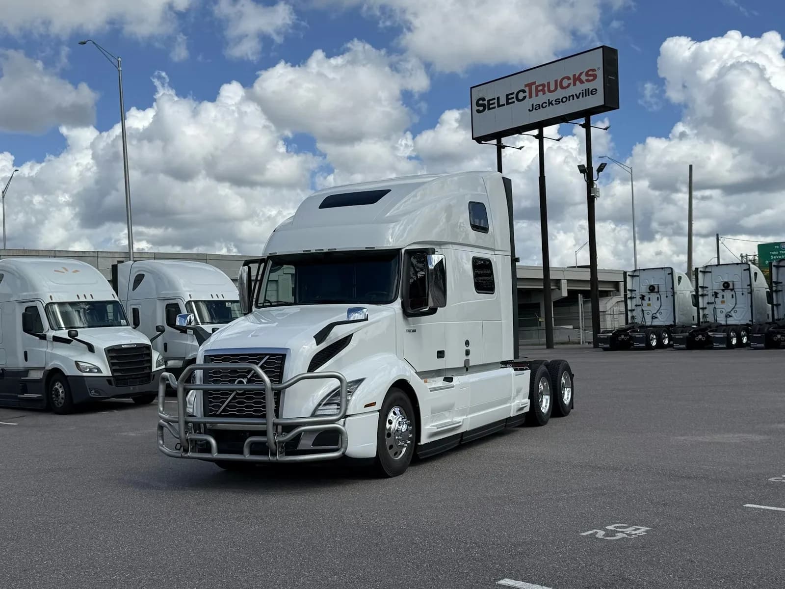 2024 Volvo VNL64T860