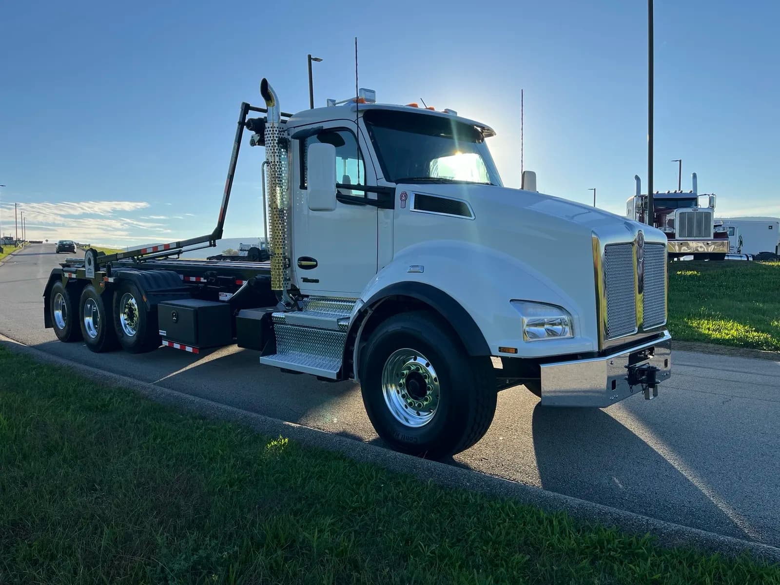 2024 KENWORTH T880