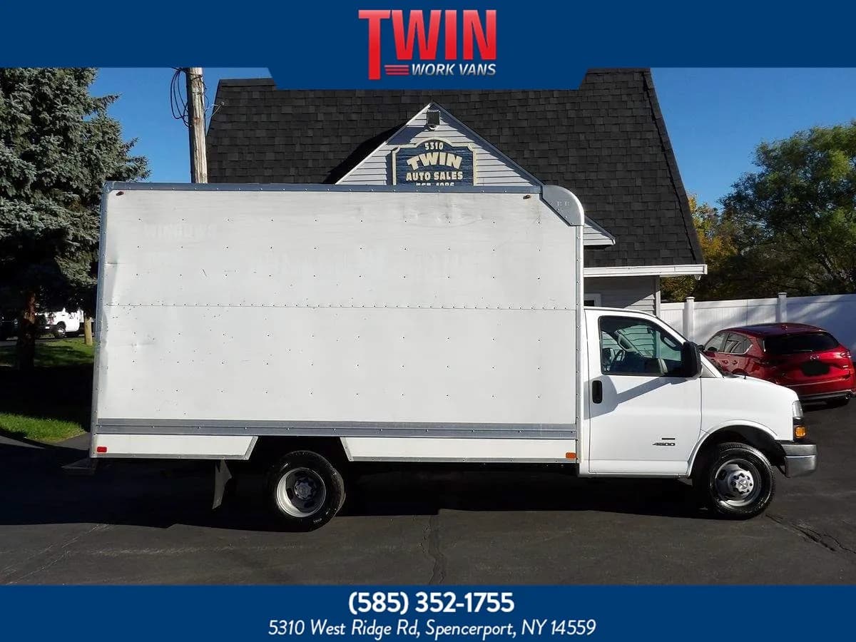 2019 Chevrolet Express 4500 Commercial Cutaway - Box