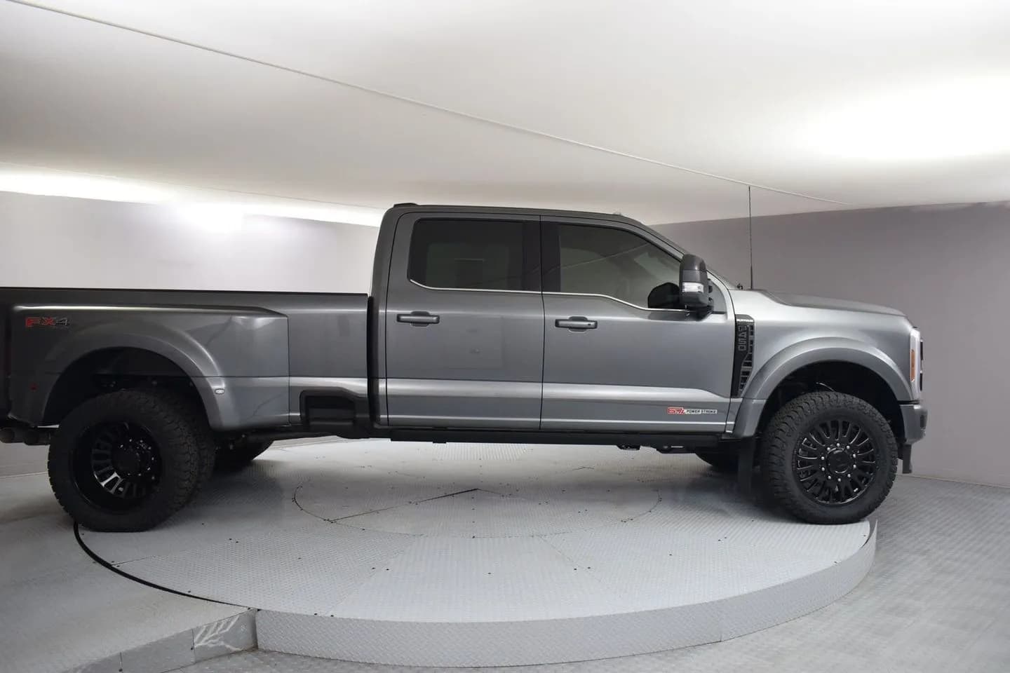 2027 Ford F-450 - Pickup