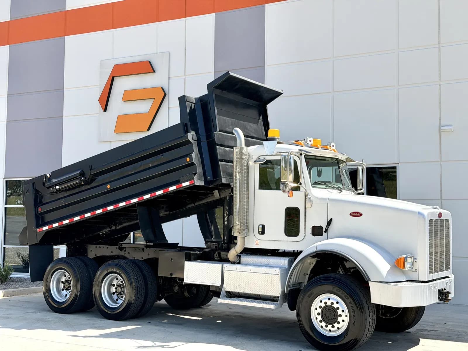 2015 Peterbilt 365 - Dump