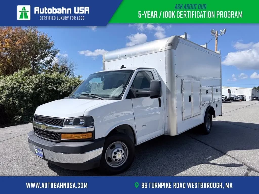 2022 Chevrolet Express 3500 - Box