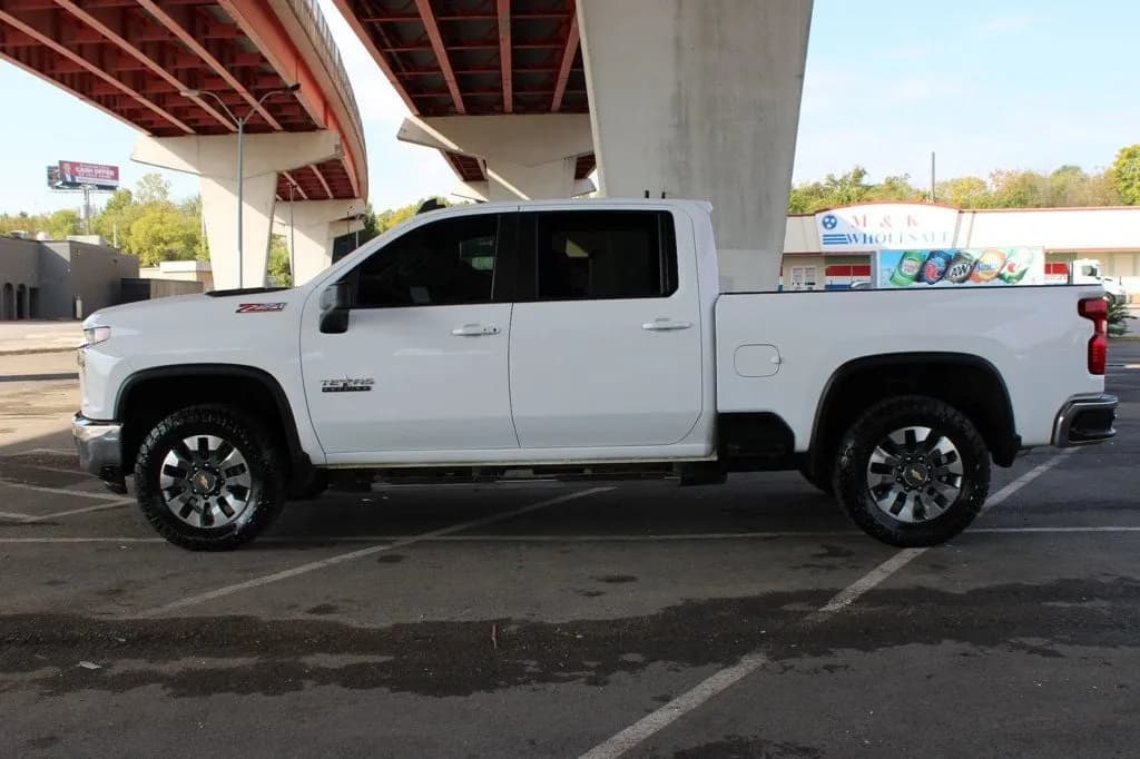 2022 Chevrolet Silverado 2500HD LT - Pickup