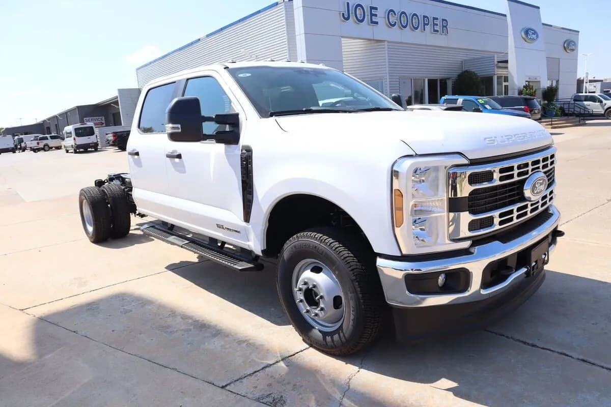 2027 Ford F-350SD - Chassis