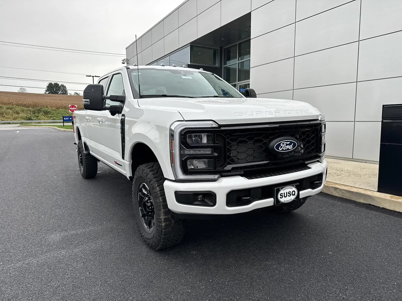 2027 Ford F-350 Crew Cab - Pickup