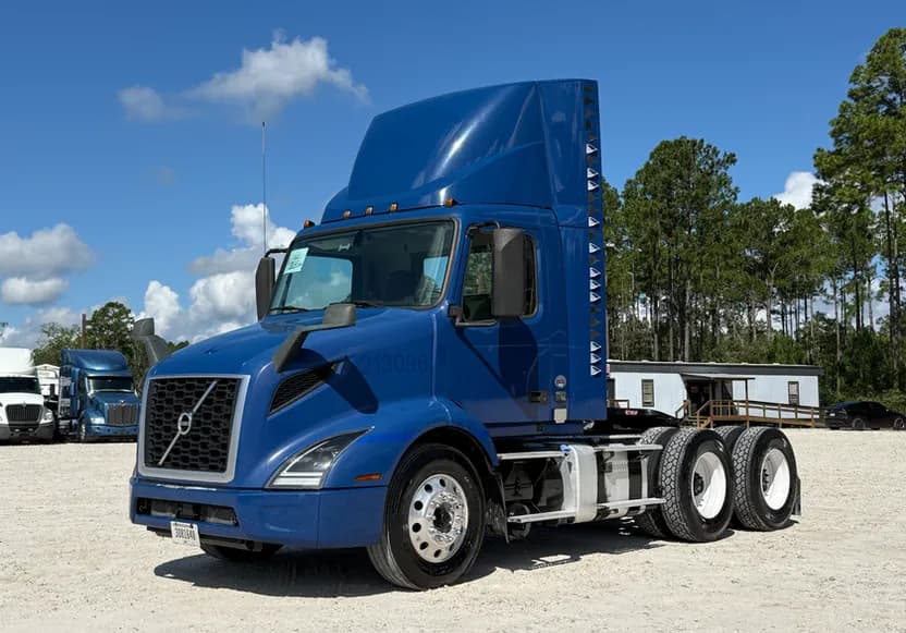 2021 Volvo VNR