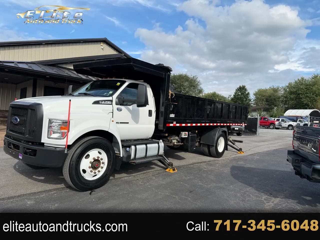 2017 Ford F-750 - Pickup
