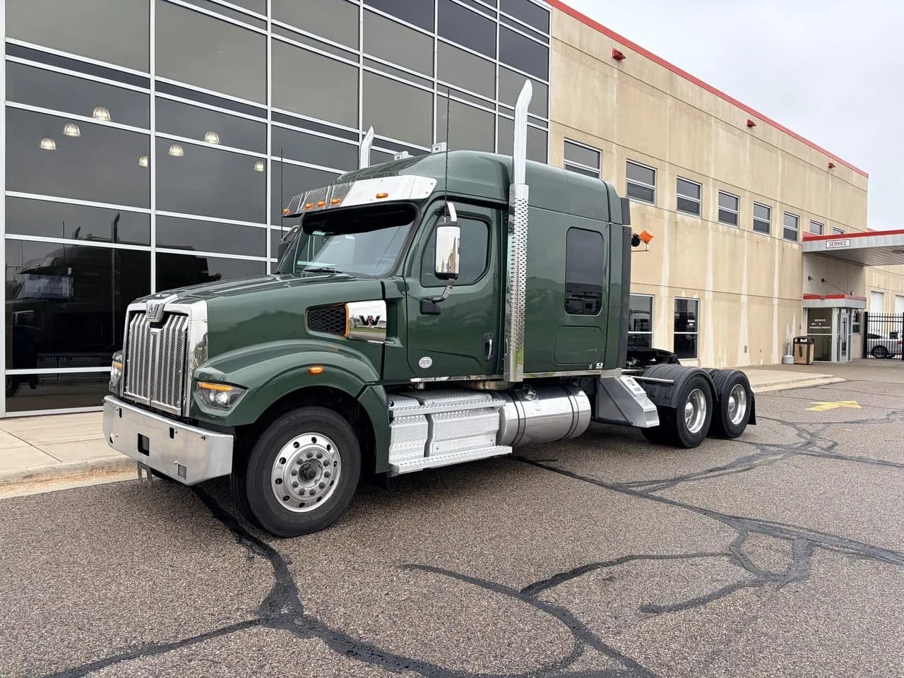 2022 Western Star 49X Tandem Axle - Sleeper