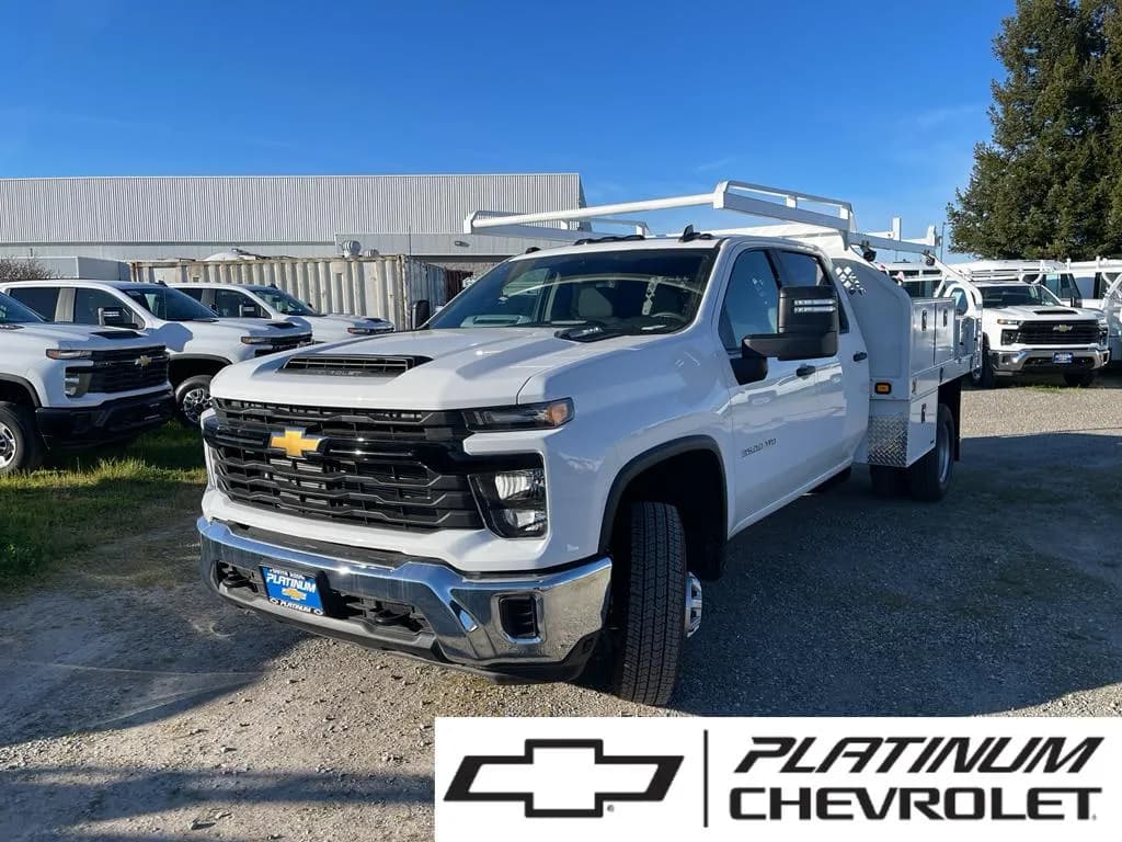2024 Chevrolet Silverado 3500 Crew Cab - Service