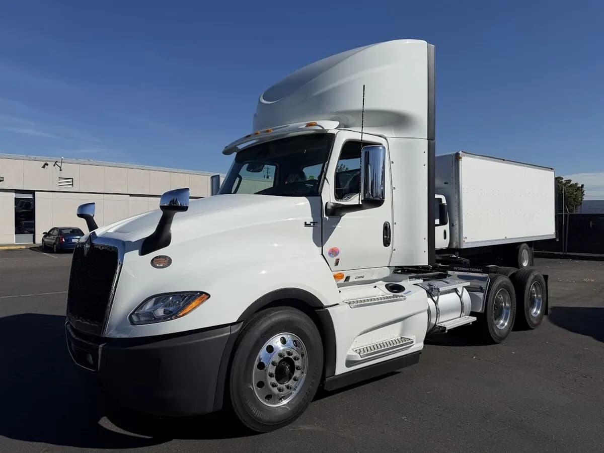 2027 International LT625