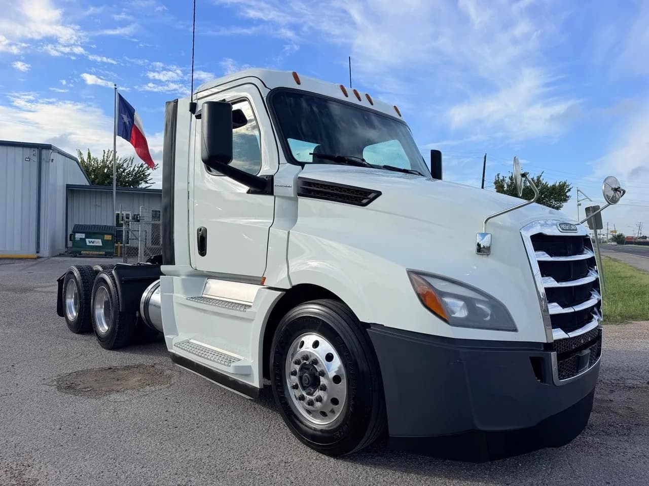 2020 Freightliner Cascadia - Day Cab