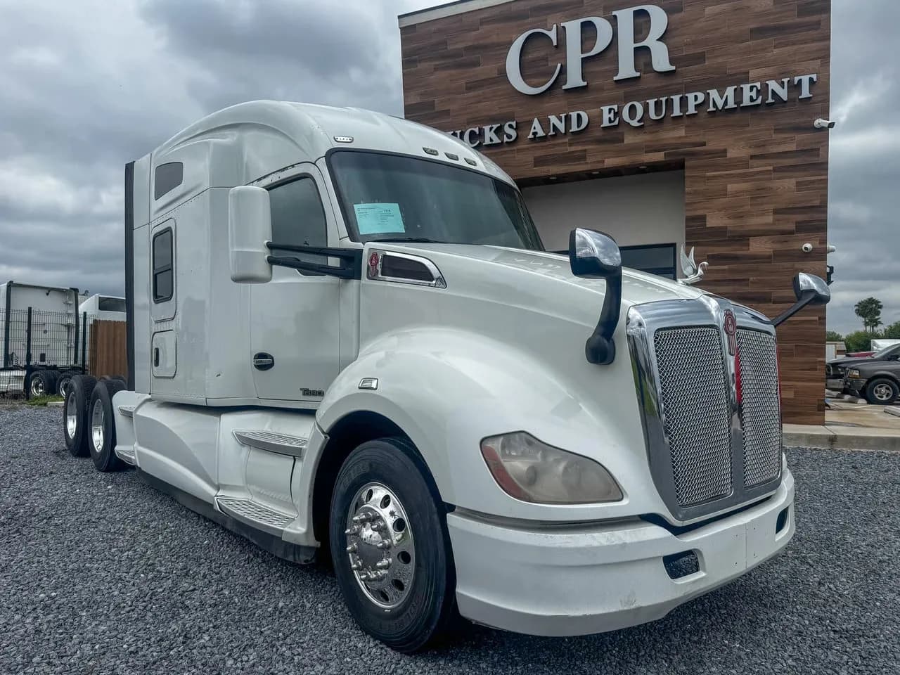 2017 Kenworth T680 - Sleeper