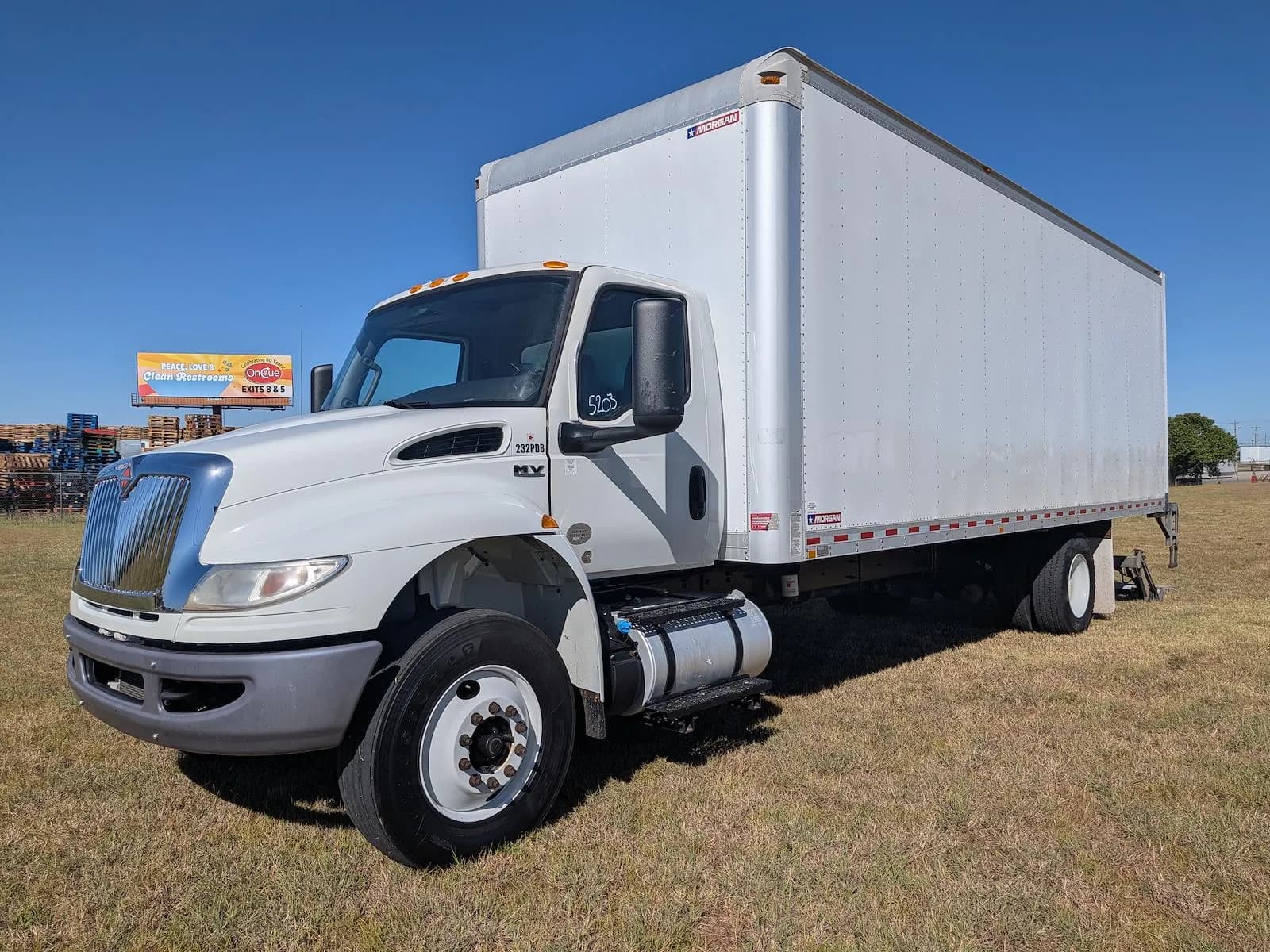2020 International MV 26' Straight - Chassis