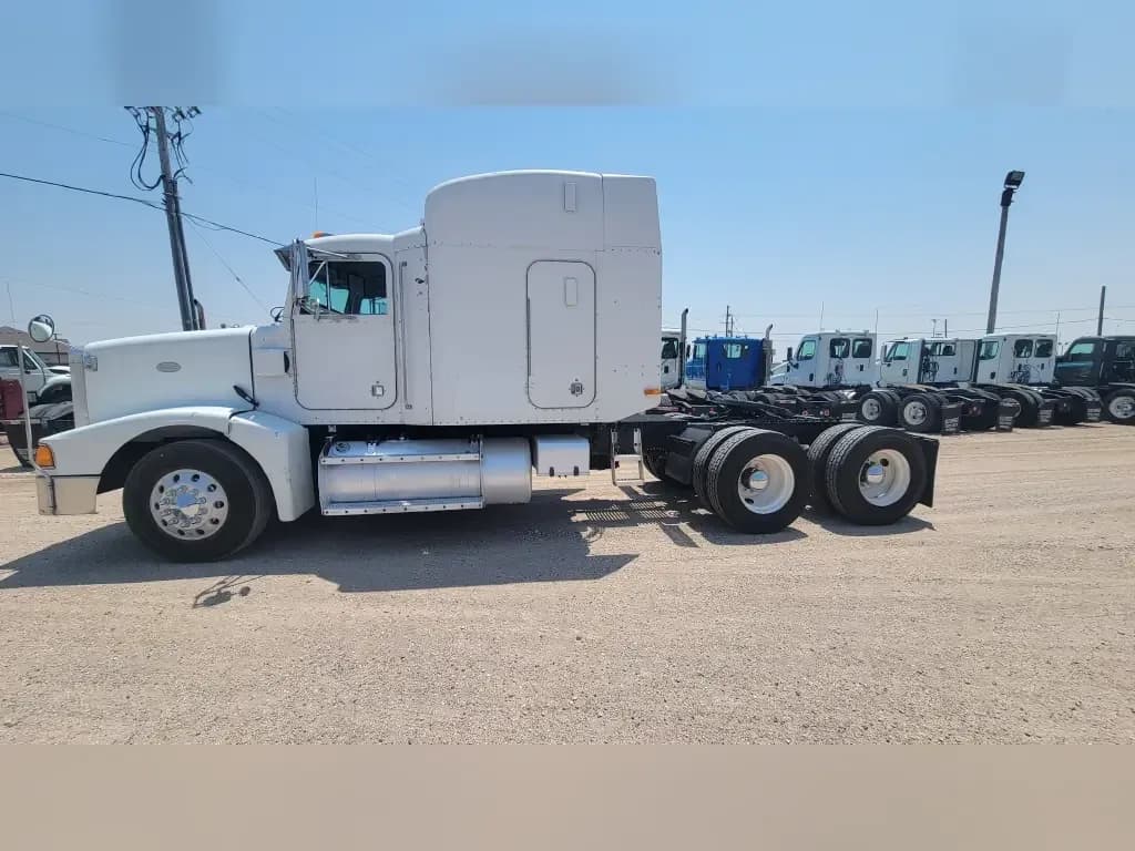 1997 Peterbilt Conventional - - Sleeper