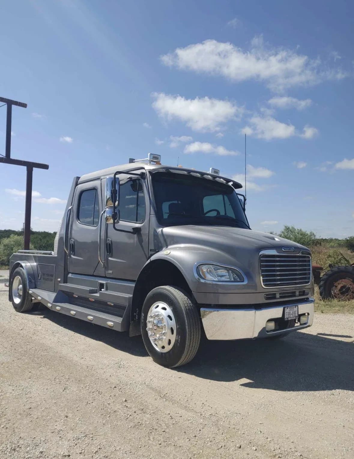 2006 Freightliner M2-106 SportChassis - Pickup
