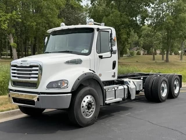 2025 Freightliner Business Class M2 - Chassis