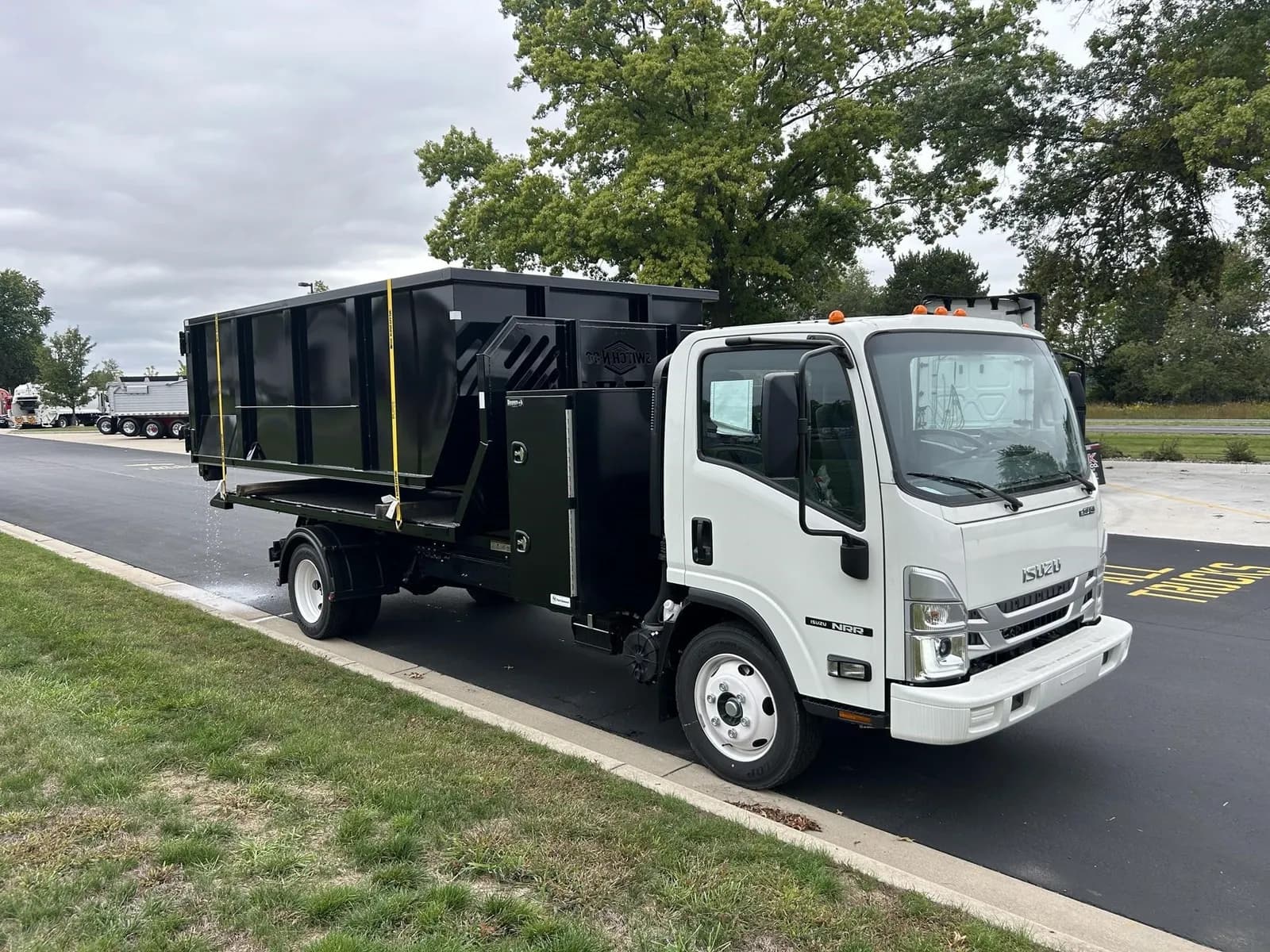 2025 Isuzu NRR - Service