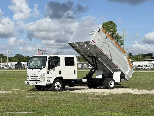 2016 Isuzu NPR-HD Crew Cab - Dump
