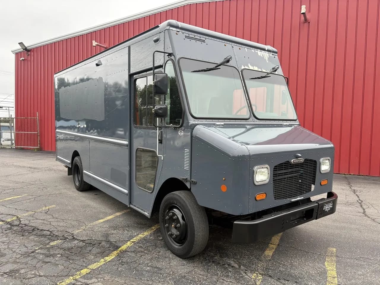 2021 Freightliner MT45 - Vans