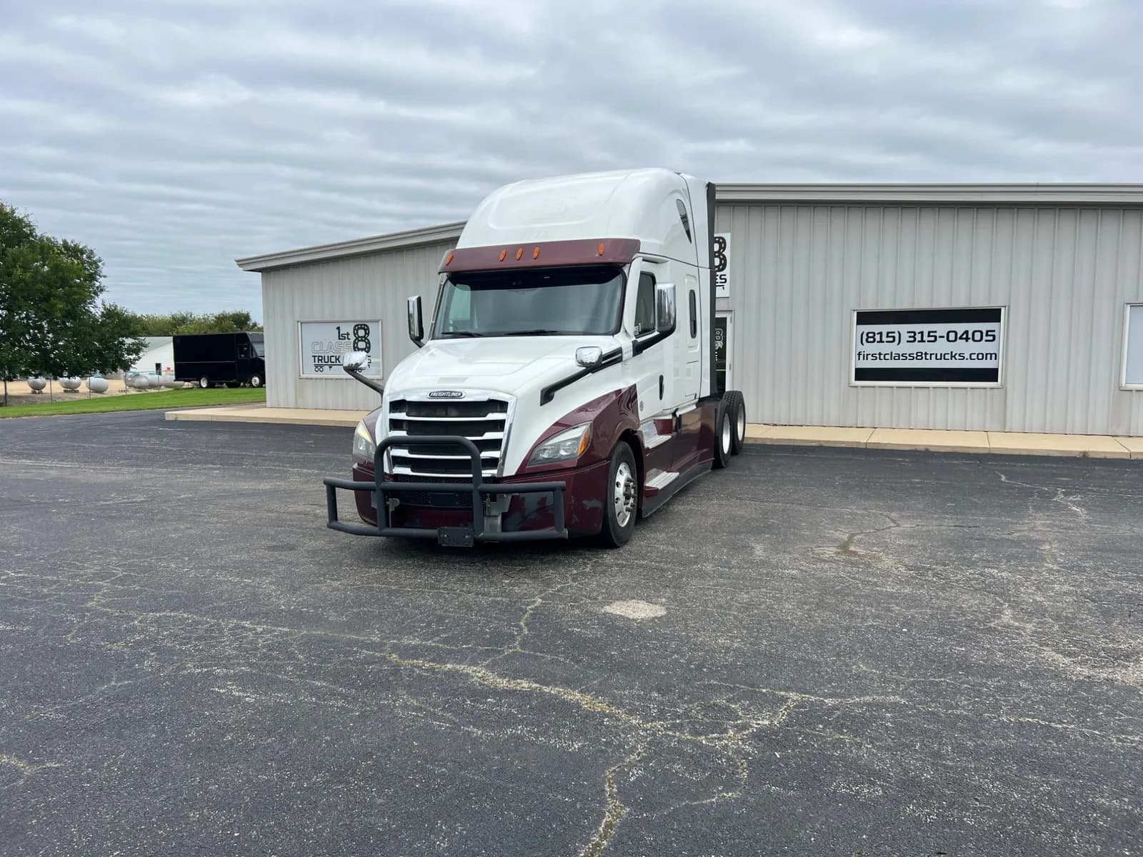 2020 Freightliner Cascadia - Sleeper