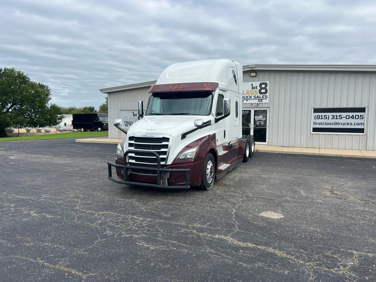 2020 Freightliner Cascadia - Sleeper