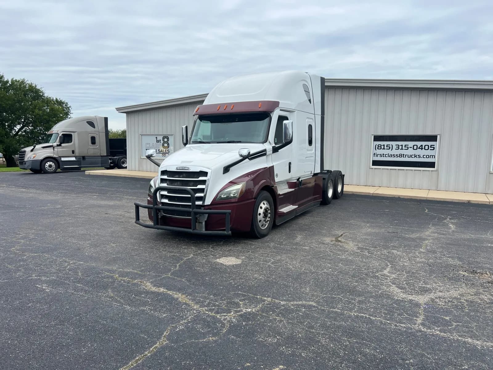 2020 Freightliner Cascadia - Sleeper