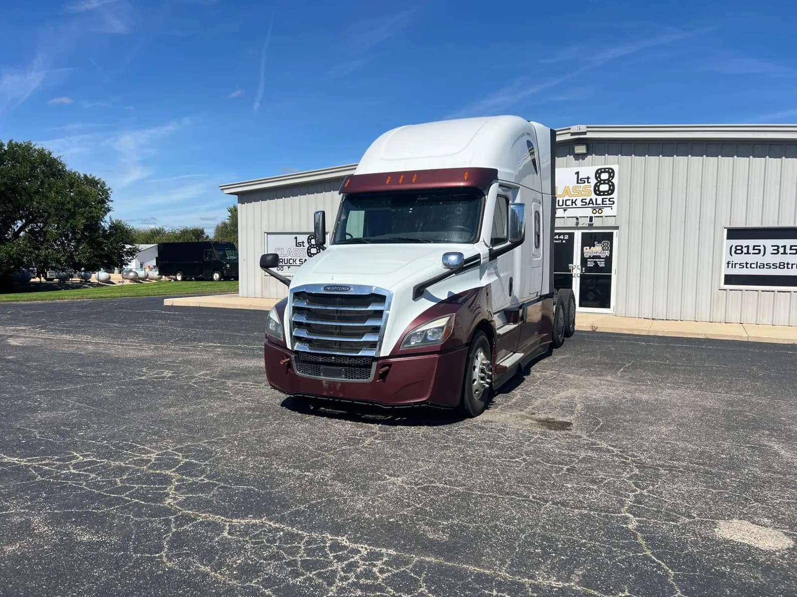 2020 Freightliner Cascadia - Sleeper