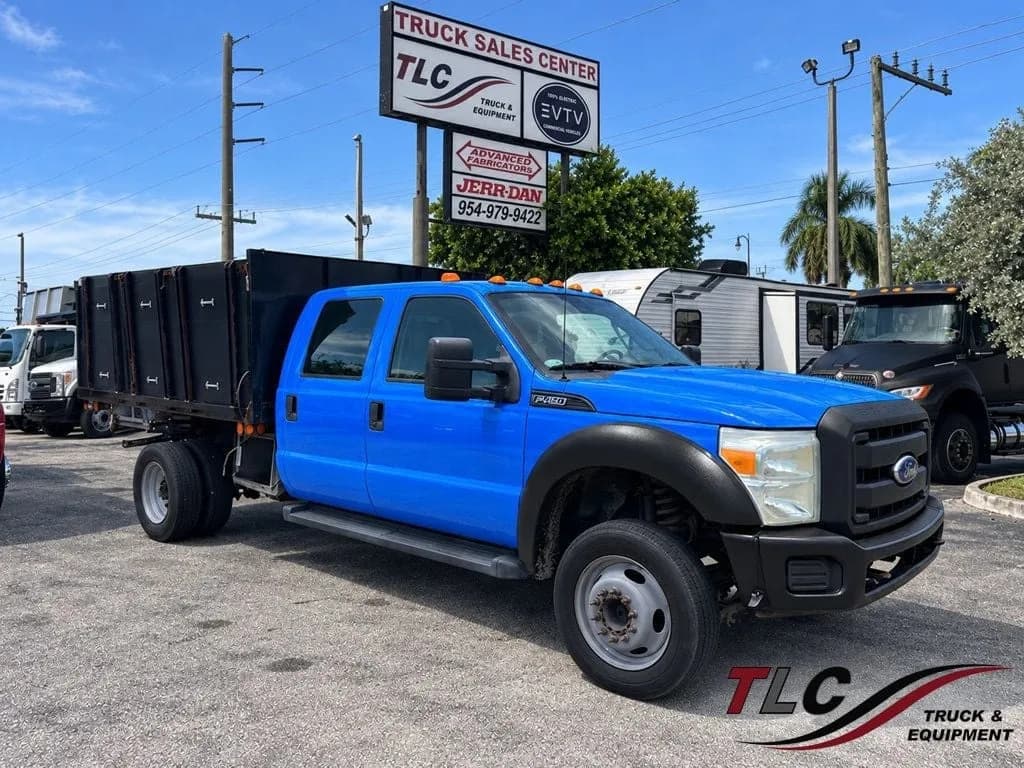 2016 Ford F450 Crew Cab w/ 10ft - Dump
